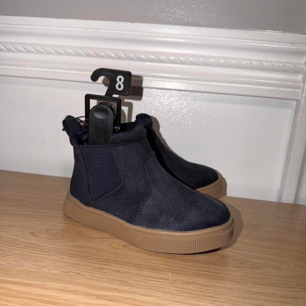 Boy boots size 8